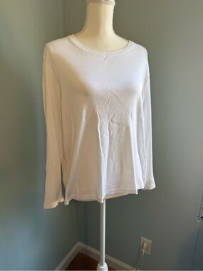 Chicos White 100% cotton long sleeve tee.